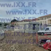 Строительная площадка с бетонными конструкциями и подъездными путями 02.2026